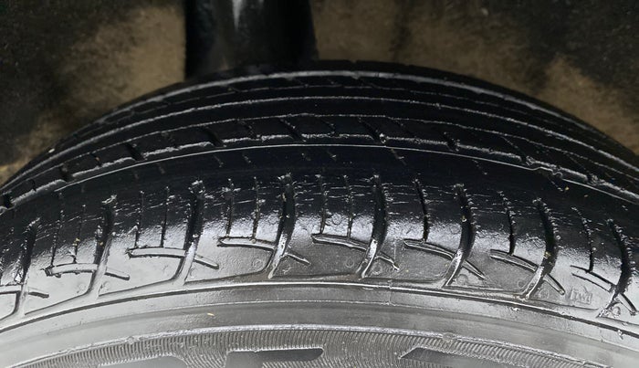 2017 Maruti Baleno DELTA PETROL 1.2, Petrol, Manual, 49,877 km, Right Rear Tyre Tread