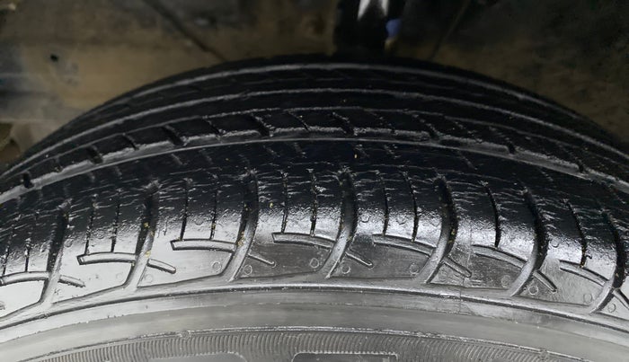 2017 Maruti Baleno DELTA PETROL 1.2, Petrol, Manual, 49,877 km, Left Front Tyre Tread
