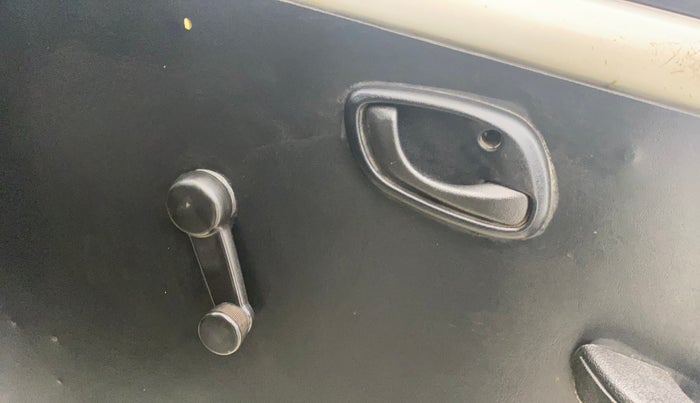 2018 Maruti Eeco 5 STR WITH A/C+HTR, CNG, Manual, 26,716 km, Driver Side Door Panels Control