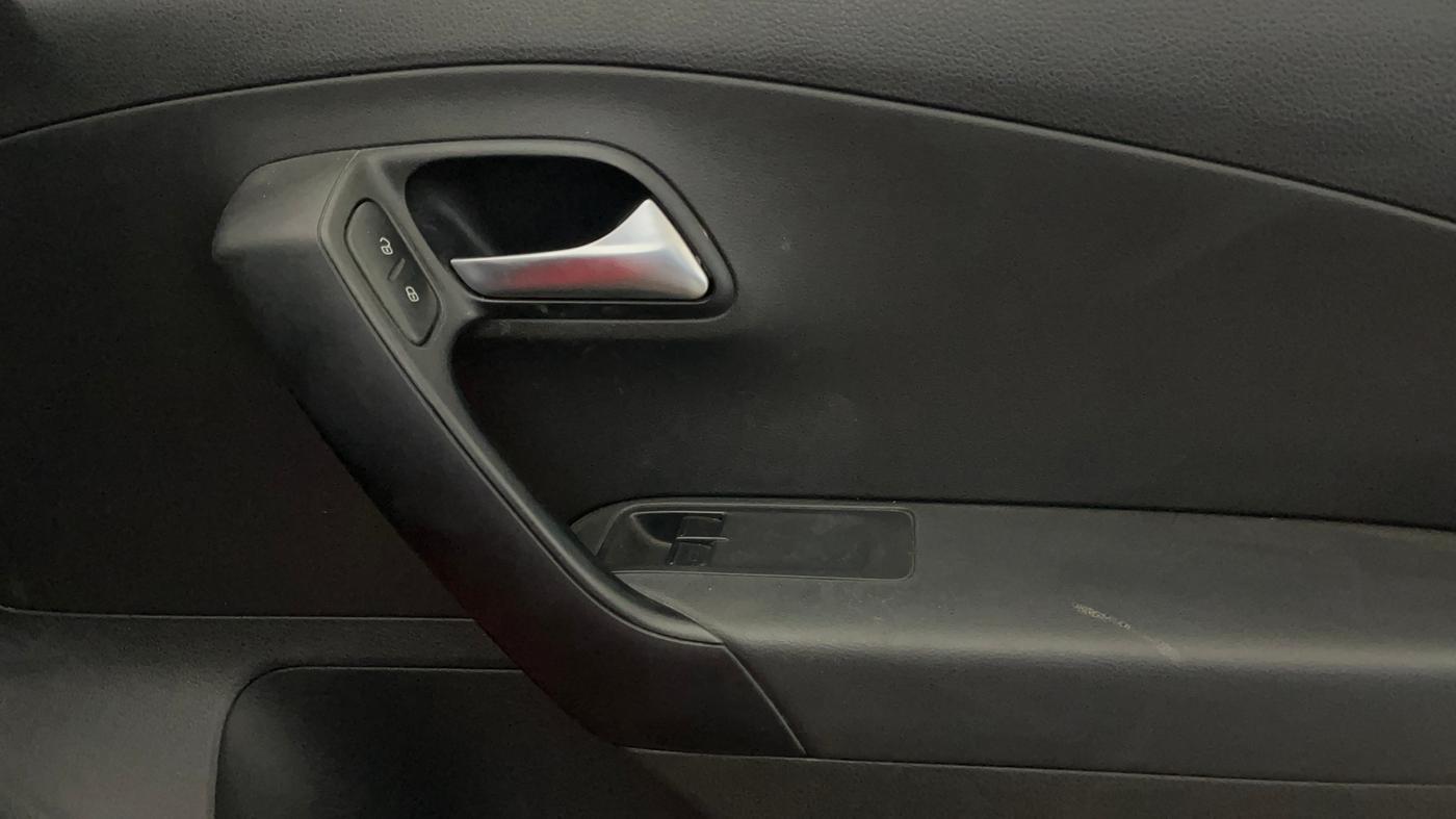 2021 Volkswagen Polo TRENDLINE 1.0L, Petrol, Manual, 47,472 km, Driver Side Door Panels Control
