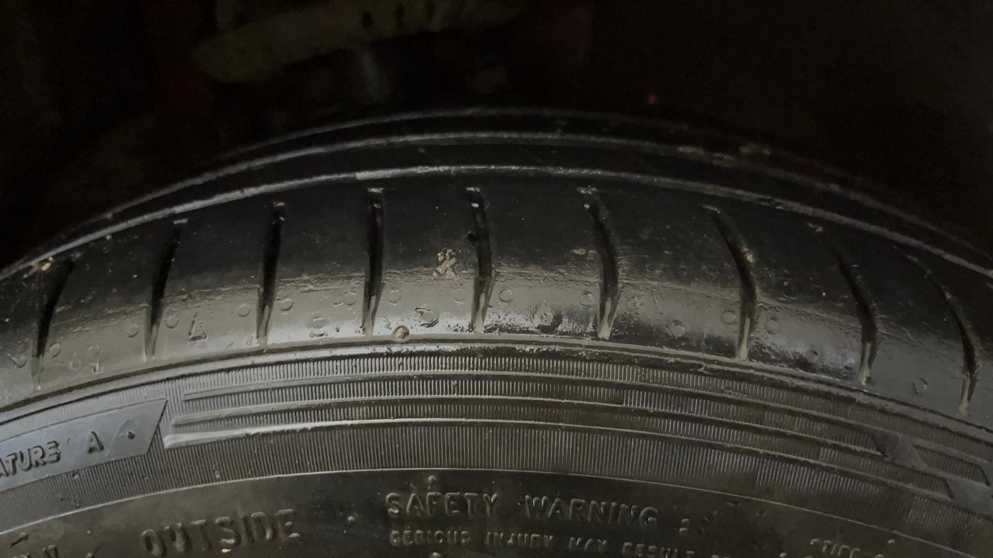 2021 Volkswagen Polo TRENDLINE 1.0L, Petrol, Manual, 47,472 km, Right Front Tyre Tread