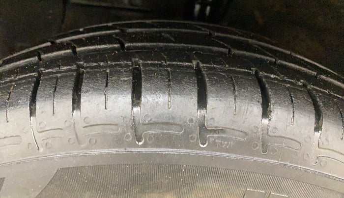 2020 Hyundai GRAND I10 NIOS SPORTZ 1.2 KAPPA VTVT, Petrol, Manual, 65,142 km, Left Front Tyre Tread