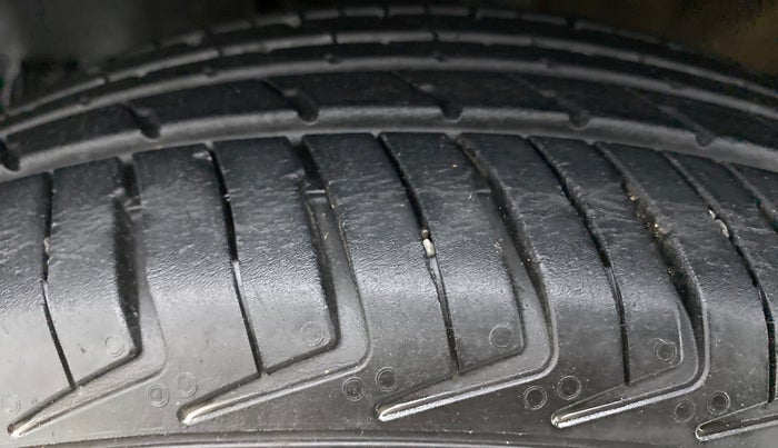 2020 Maruti New Wagon-R 1.0 LXI (O), Petrol, Manual, 9,230 km, Left Front Tyre Tread