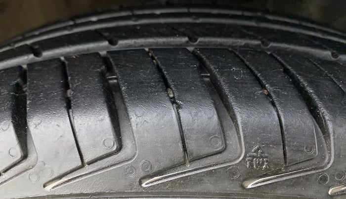 2020 Maruti New Wagon-R 1.0 LXI (O), Petrol, Manual, 9,230 km, Right Front Tyre Tread