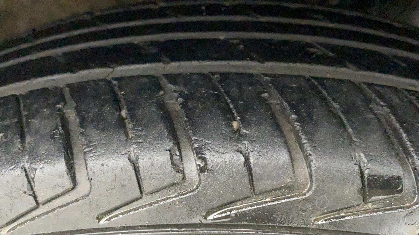 2021 Maruti New Wagon-R LXI CNG 1.0, CNG, Manual, 43,960 km, Right Front Tyre Tread