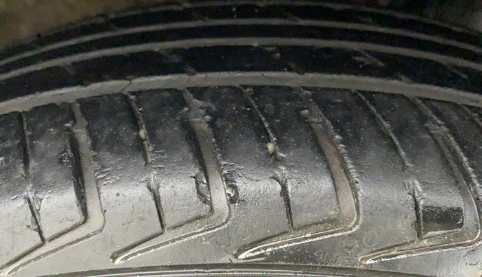 2021 Maruti New Wagon-R LXI CNG 1.0, CNG, Manual, 43,960 km, Right Front Tyre Tread