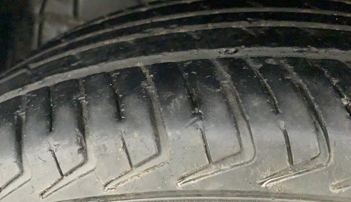 2021 Maruti New Wagon-R LXI CNG 1.0, CNG, Manual, 43,960 km, Left Front Tyre Tread