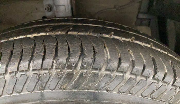 2016 Maruti Swift Dzire VDI, Diesel, Manual, 58,815 km, Right Front Tyre Tread