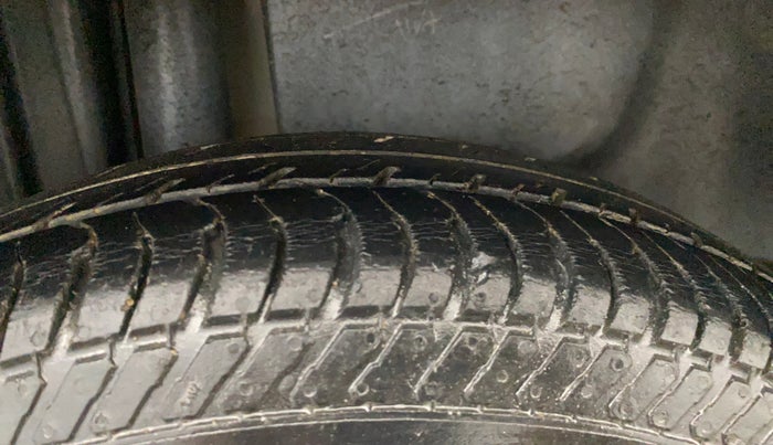 2016 Maruti Swift Dzire VDI, Diesel, Manual, 58,815 km, Right Rear Tyre Tread