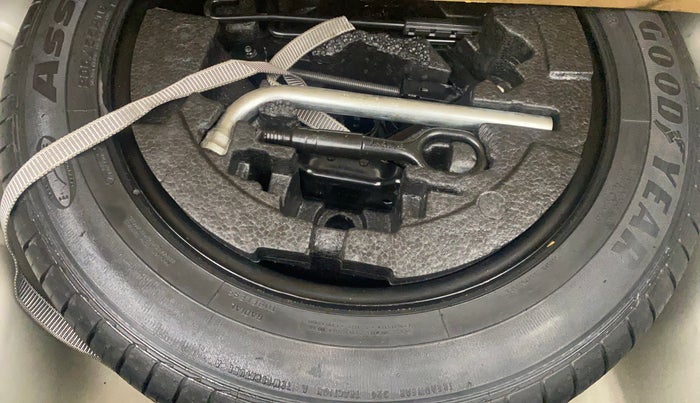 2016 Skoda Octavia STYLE PLUS AT 1.8 TSI, Petrol, Automatic, 63,863 km, Spare Tyre