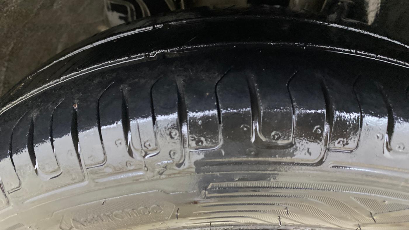 2016 Renault Kwid RXT 1.0, Petrol, Manual, 98,397 km, Right Front Tyre Tread