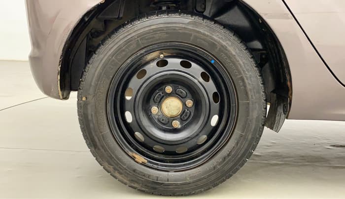 2016 Tata Tiago XZ PETROL, CNG, Manual, 74,519 km, Right Rear Wheel