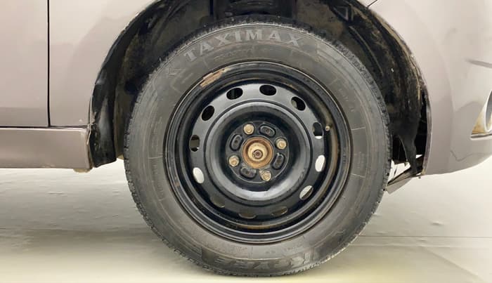 2016 Tata Tiago XZ PETROL, CNG, Manual, 74,519 km, Right Front Wheel