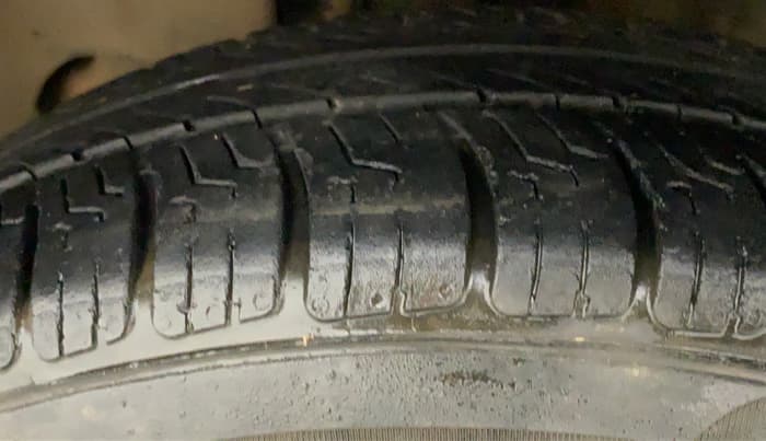 2016 Tata Tiago XZ PETROL, CNG, Manual, 74,519 km, Left Front Tyre Tread