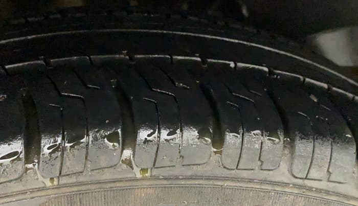 2016 Tata Tiago XZ PETROL, CNG, Manual, 74,519 km, Right Rear Tyre Tread