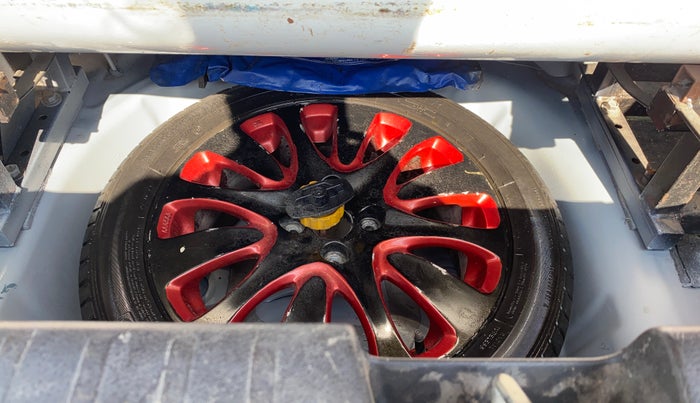 2019 Maruti Baleno ALPHA PETROL 1.2, CNG, Manual, 91,599 km, Spare Tyre