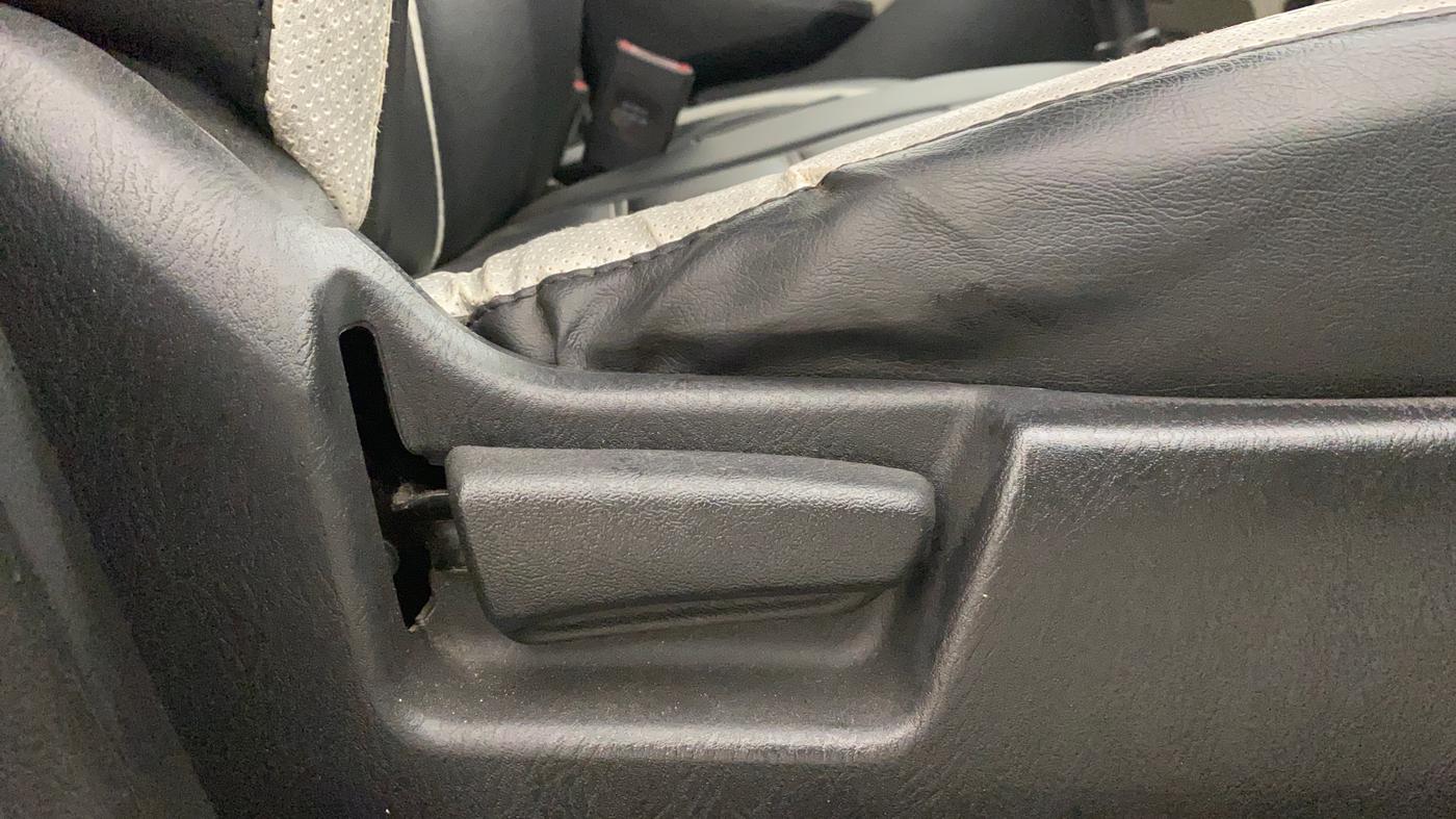 2020 Maruti Alto VXI, Petrol, Manual, 33,279 km, Driver Side Adjustment Panel