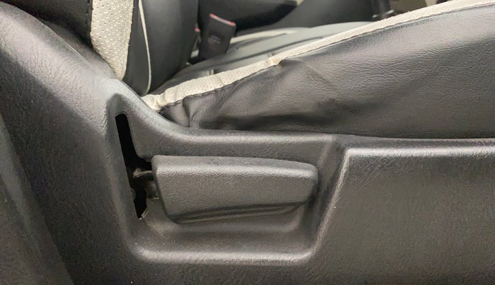 2020 Maruti Alto VXI, Petrol, Manual, 33,279 km, Driver Side Adjustment Panel