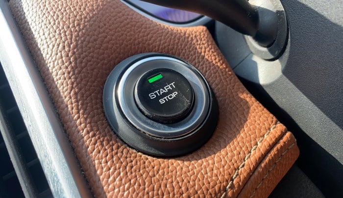 2021 MG HECTOR PLUS SHARP 2.0 DIESEL TURBO MT 6-STR, Diesel, Manual, 1,30,986 km, Keyless Start/ Stop Button