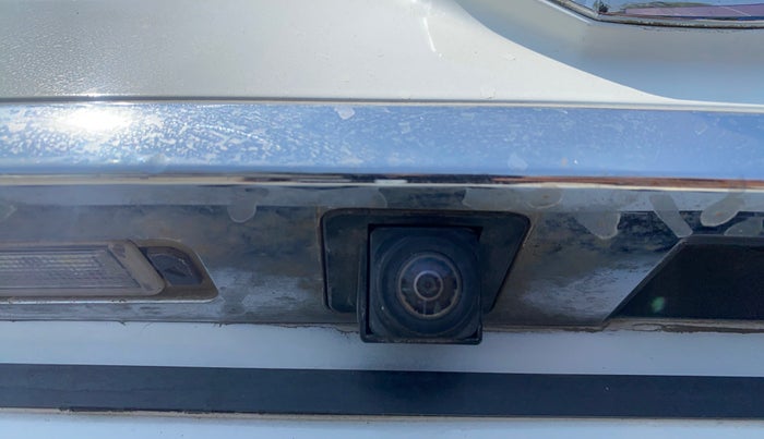 2021 MG HECTOR PLUS SHARP 2.0 DIESEL TURBO MT 6-STR, Diesel, Manual, 1,30,986 km, Parking Camera