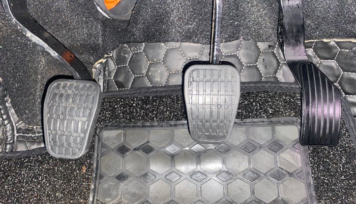 2025 Tata Curvv Creative 1.2 Petrol 6MT, Petrol, Manual, 13,302 km, Pedals