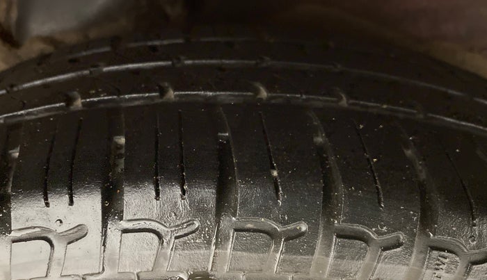 2010 Hyundai i10 SPORTZ 1.2, Petrol, Manual, 49,722 km, Left Rear Tyre Tread