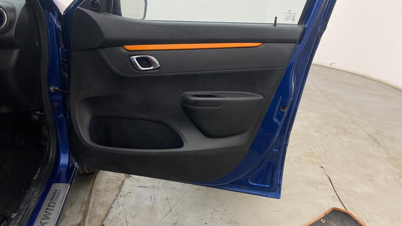 2020 Renault Kwid CLIMBER 1.0 (O), Petrol, Manual, 66,791 km, Driver Side Door Panels Control