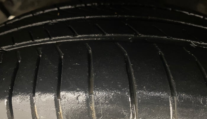 2014 Hyundai Grand i10 SPORTZ 1.2 KAPPA VTVT, Petrol, Manual, 66,342 km, Left Front Tyre Tread