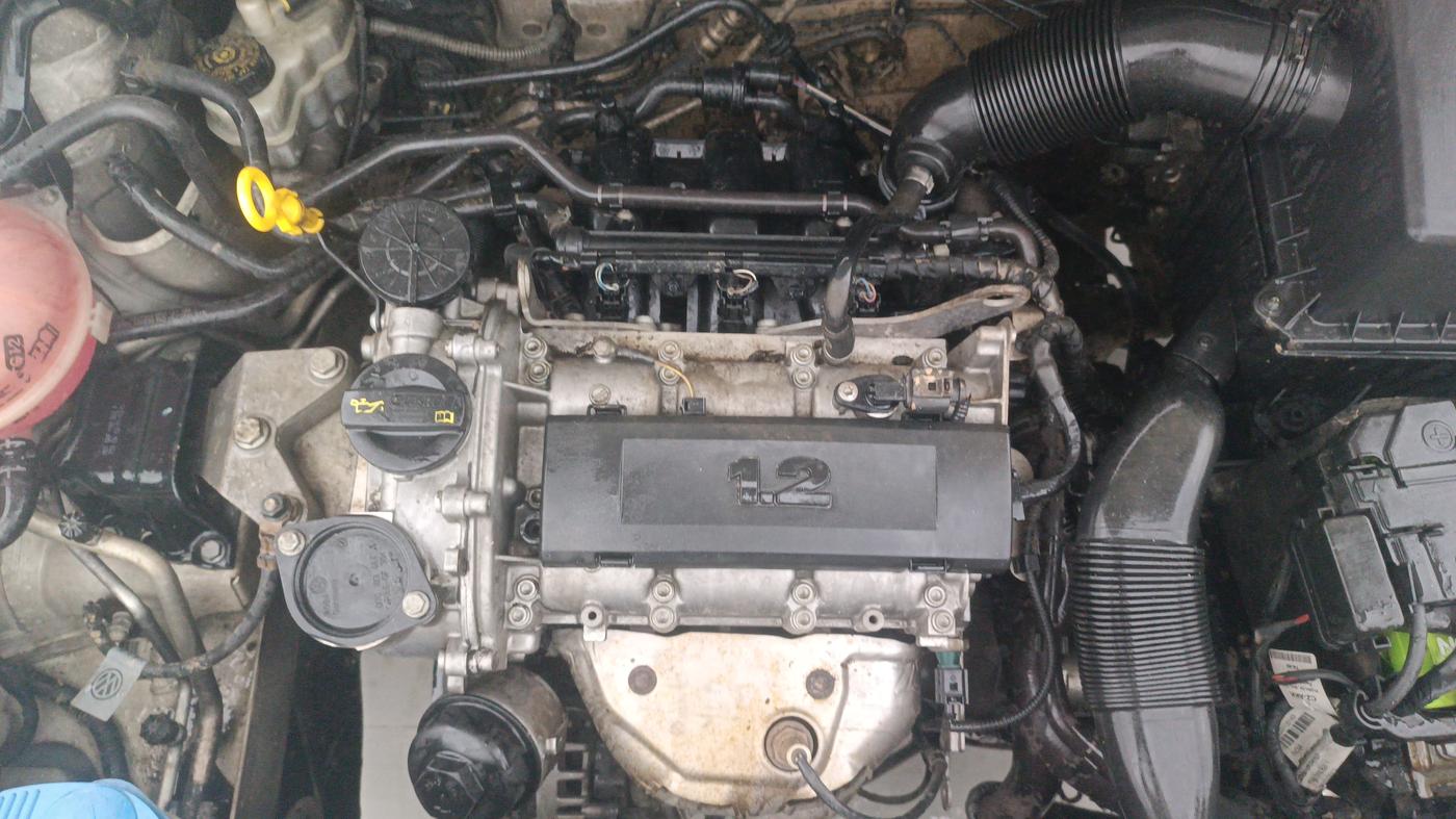 2014 Volkswagen Polo HIGHLINE1.2L, Petrol, Manual, 85,387 km, Engine View
