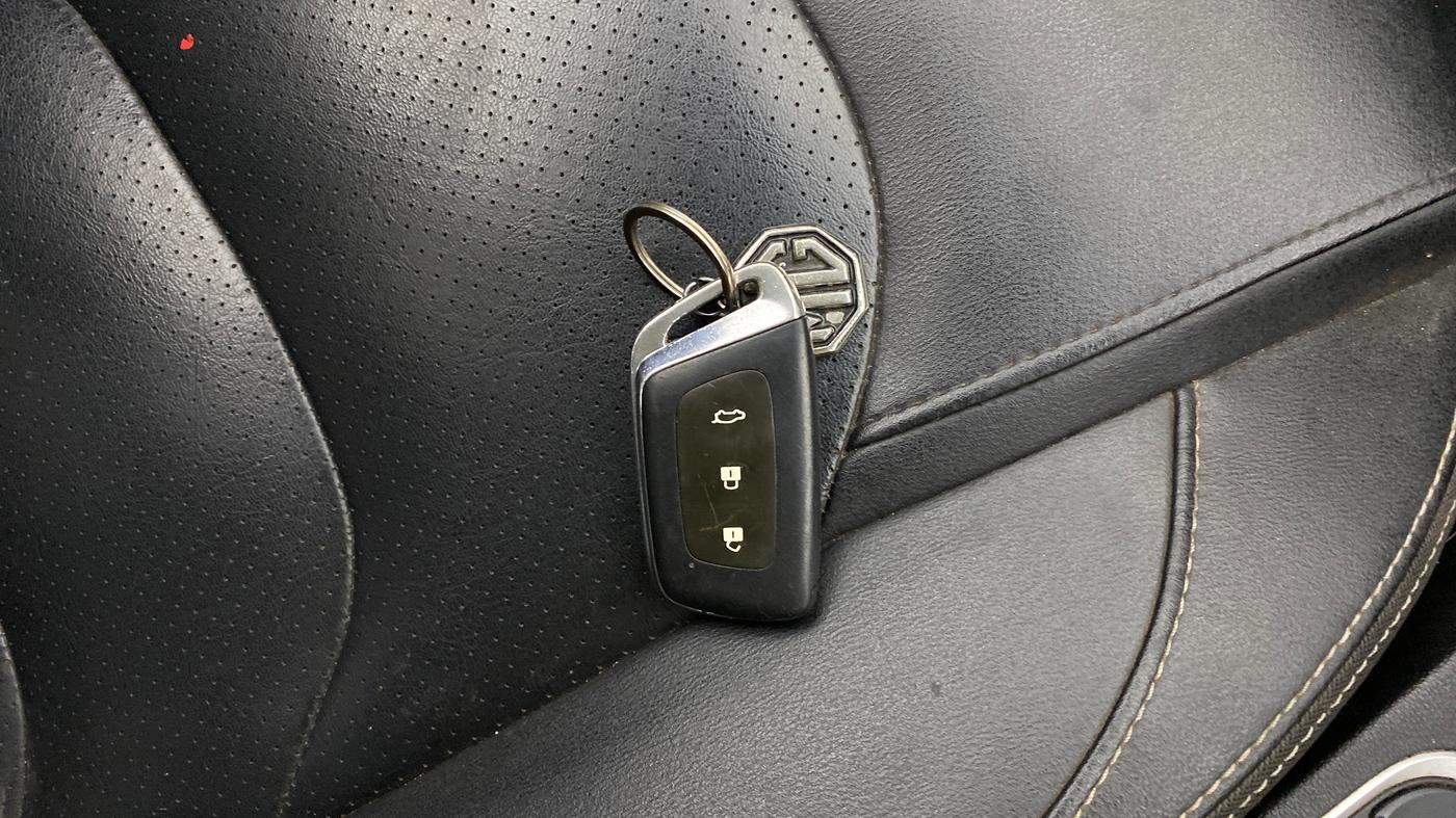 2020 MG HECTOR SHARP 2.0 DIESEL, Diesel, Manual, 1,11,247 km, Key Close Up