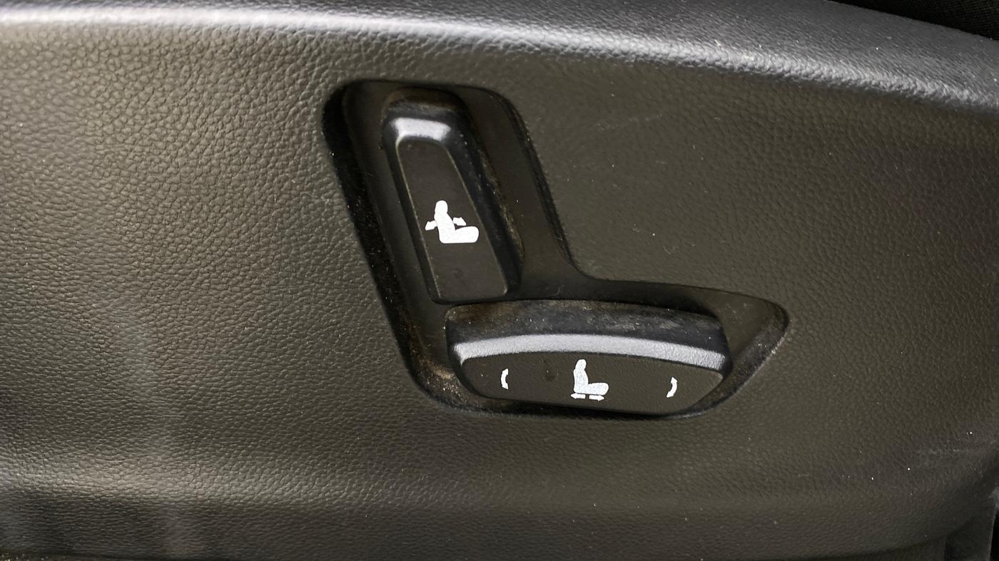 2020 MG HECTOR SHARP 2.0 DIESEL, Diesel, Manual, 1,11,247 km, Driver Side Adjustment Panel