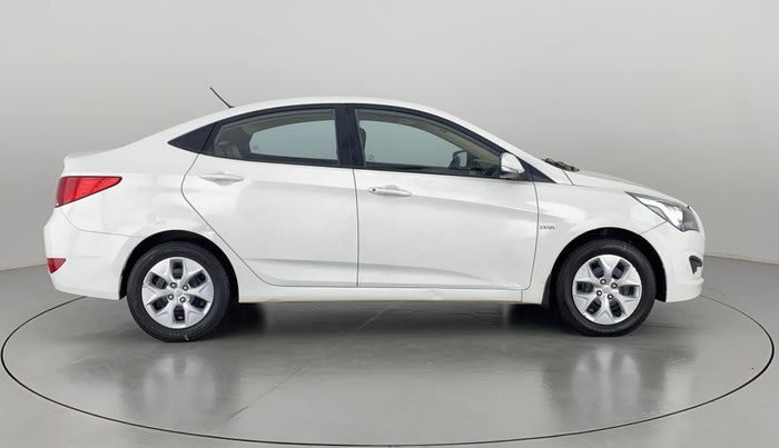 2016 Hyundai Verna FLUIDIC 1.6 VTVT S, Petrol, Manual, 76,471 km, Right Side View