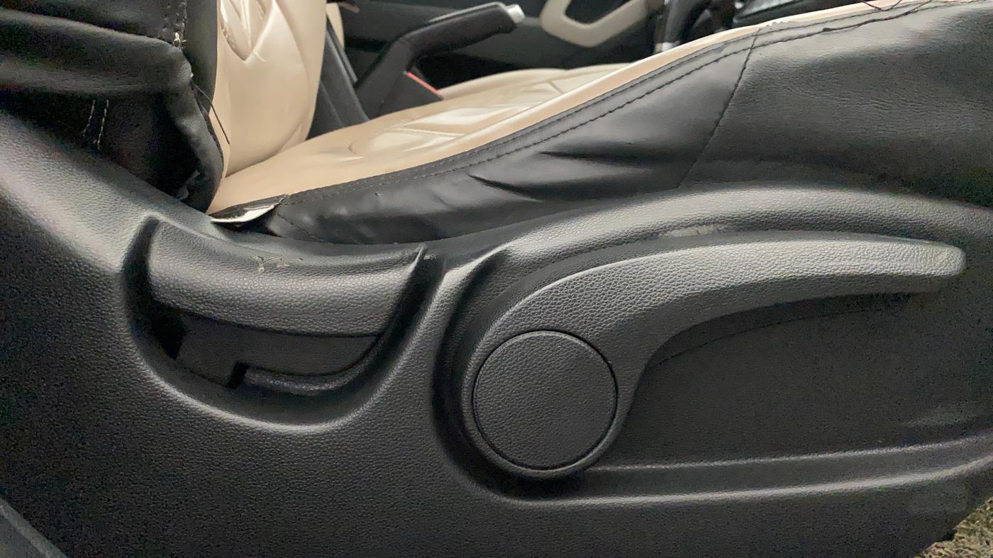 2019 Hyundai Creta SX AT 1.6 PETROL, Petrol, Automatic, 42,026 km, Driver Side Adjustment Panel