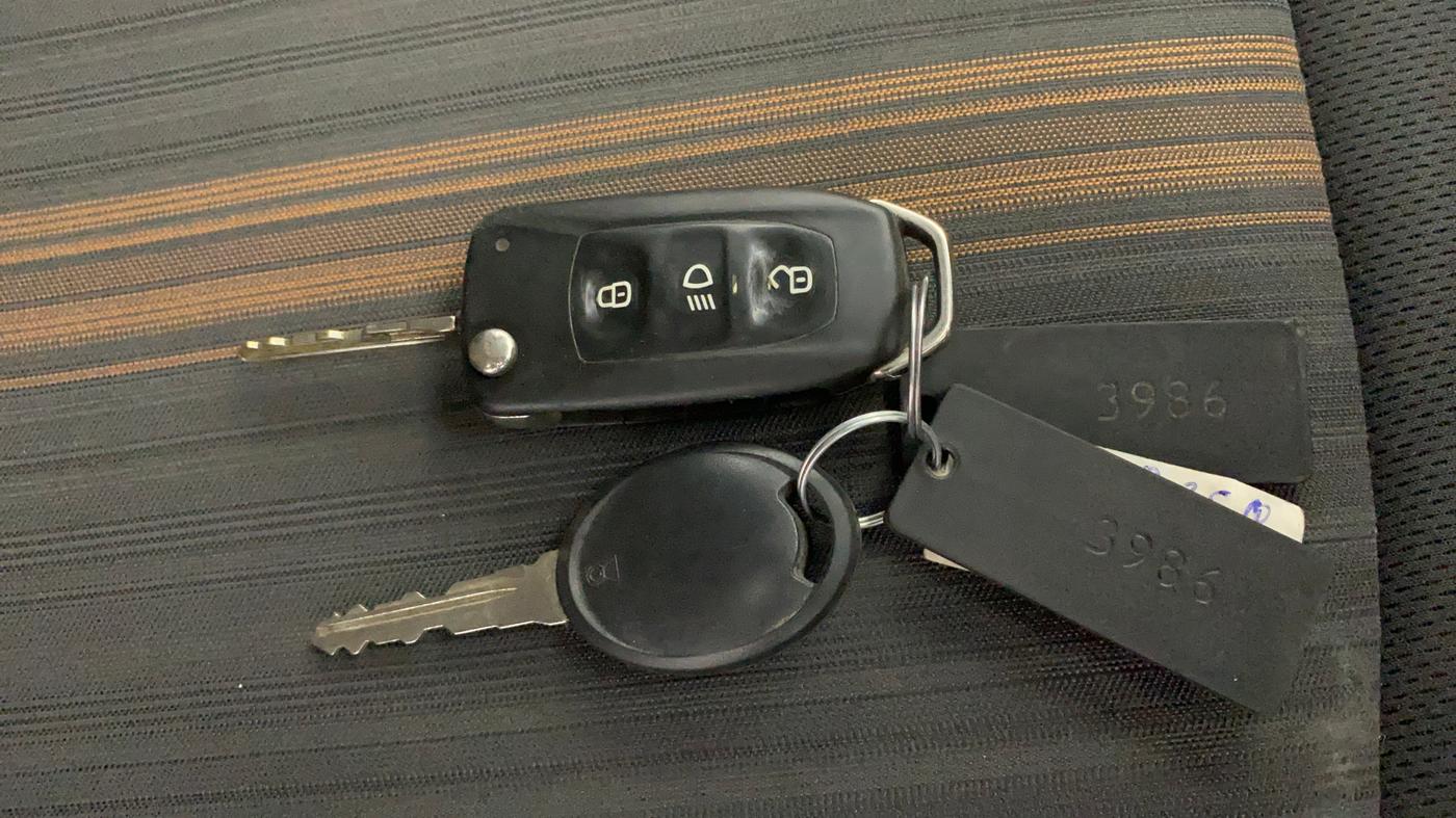 2019 Tata TIAGO NRG PETROL, CNG, Manual, 1,03,690 km, Key Close Up