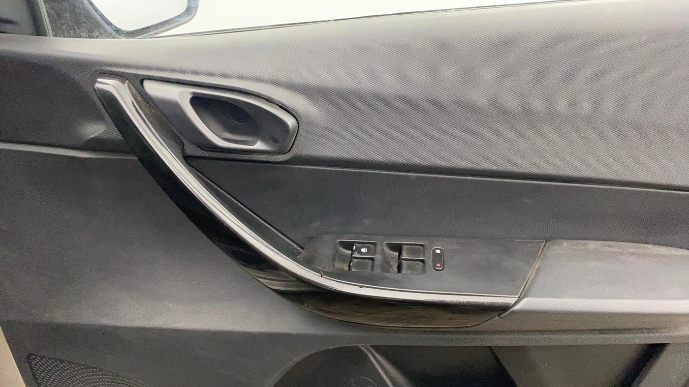 2019 Tata TIAGO NRG PETROL, CNG, Manual, 1,03,690 km, Driver Side Door Panels Control
