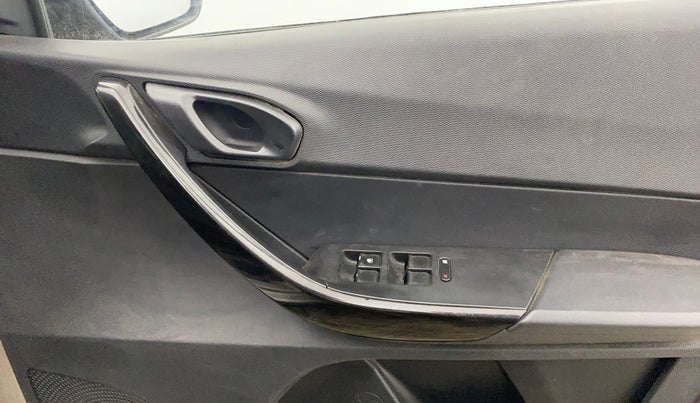 2019 Tata TIAGO NRG PETROL, CNG, Manual, 1,03,582 km, Driver Side Door Panels Control