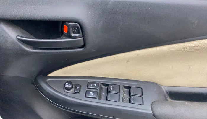 2022 Toyota Glanza S, Petrol, Manual, 62,868 km, Driver Side Door Panels Control