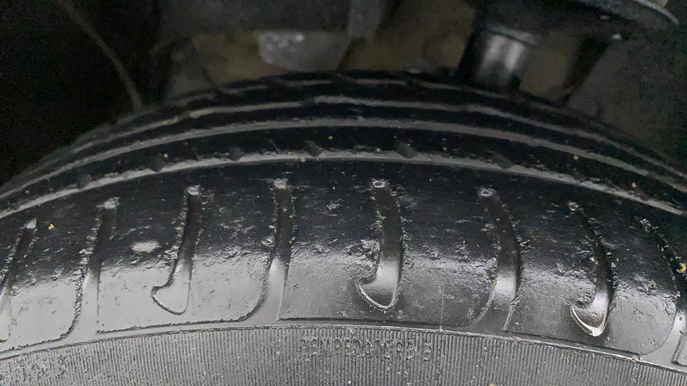 2018 Renault Duster RXS CVT, Petrol, Automatic, 39,420 km, Left Front Tyre Tread