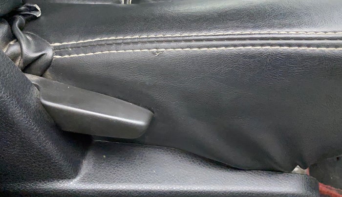 2018 Renault Duster RXS CVT, Petrol, Automatic, 39,420 km, Driver Side Adjustment Panel