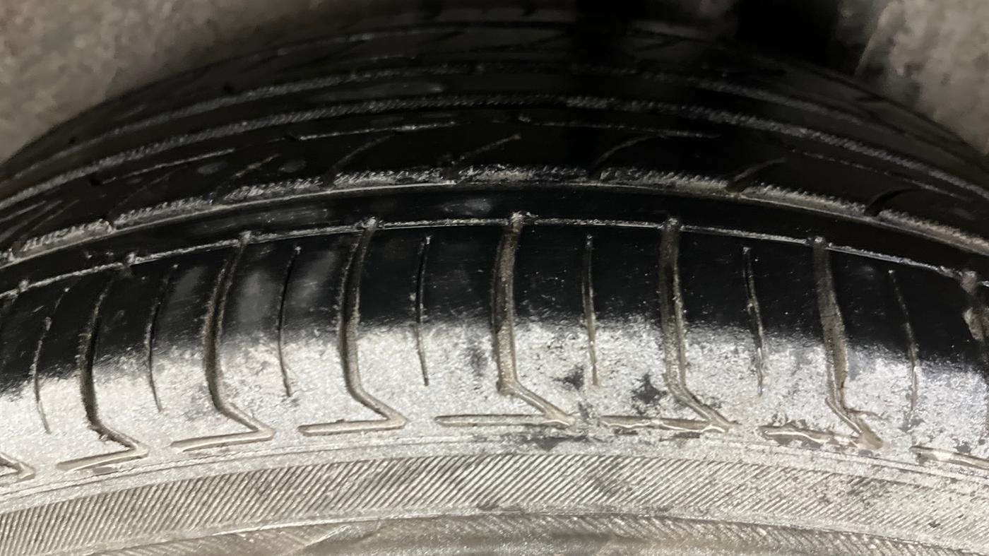 2016 Maruti Ciaz ZXI+ RS, Petrol, Manual, 1,03,516 km, Left Rear Tyre Tread