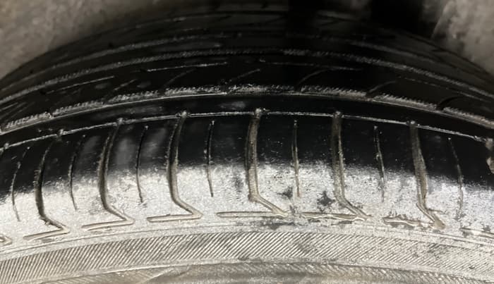 2016 Maruti Ciaz ZXI+ RS, Petrol, Manual, 1,03,516 km, Left Rear Tyre Tread