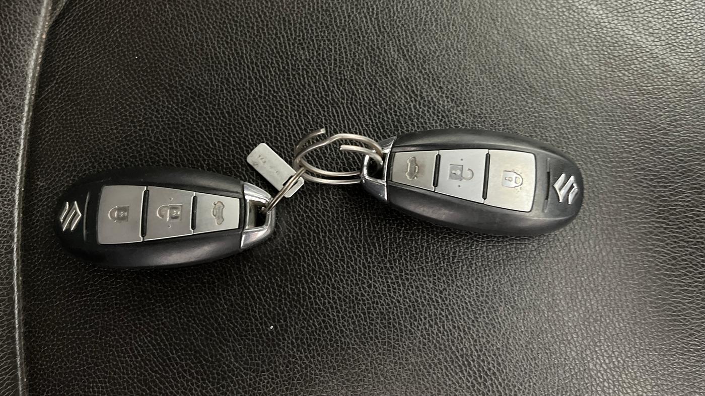 2016 Maruti Ciaz ZXI+ RS, Petrol, Manual, 1,03,516 km, Key Close Up