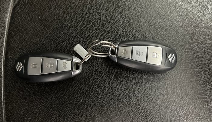 2016 Maruti Ciaz ZXI+ RS, Petrol, Manual, 1,03,516 km, Key Close Up
