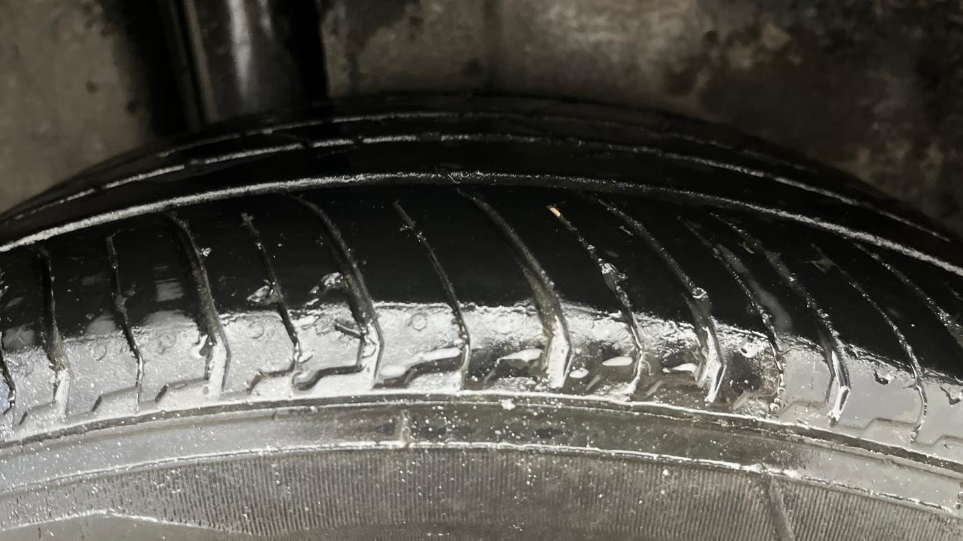 2016 Maruti Ciaz ZXI+ RS, Petrol, Manual, 1,03,516 km, Right Rear Tyre Tread