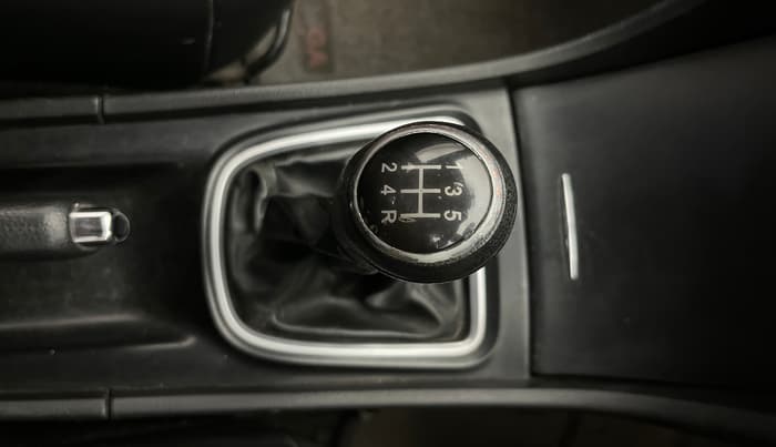 2016 Maruti Ciaz ZXI+ RS, Petrol, Manual, 1,03,516 km, Gear Lever