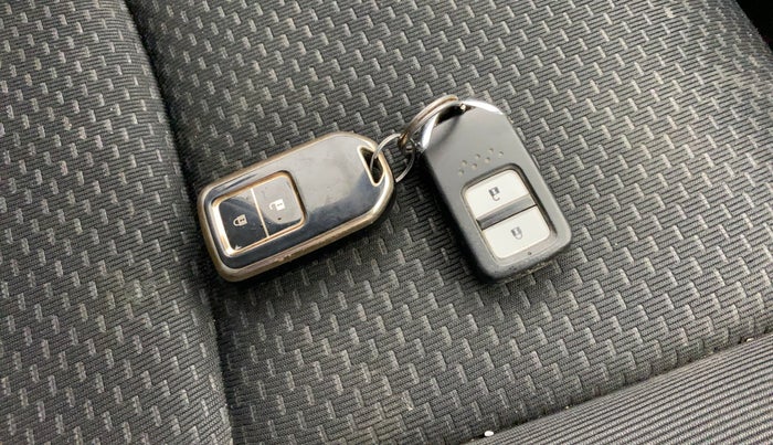 2016 Honda BR-V 1.5L I-VTEC V, CNG, Manual, 93,081 km, Key Close Up