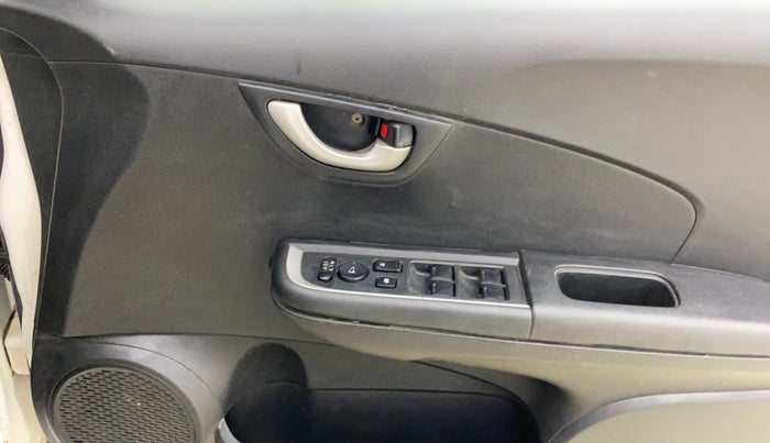 2016 Honda BR-V 1.5L I-VTEC V, CNG, Manual, 93,081 km, Driver Side Door Panels Control