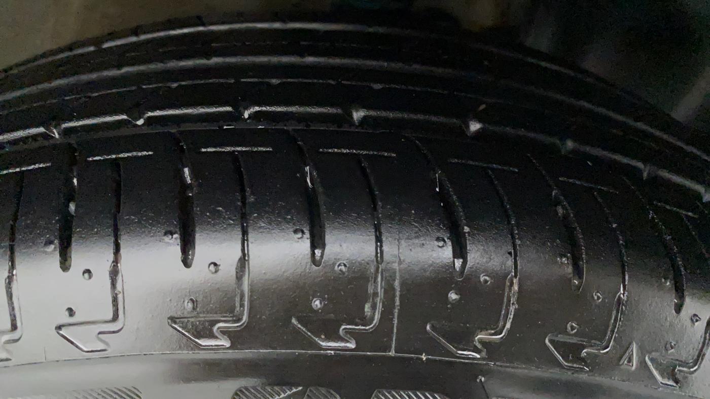 2021 Maruti IGNIS ALPHA 1.2 K12 AMT, Petrol, Automatic, 3,462 km, Left Front Tyre Tread
