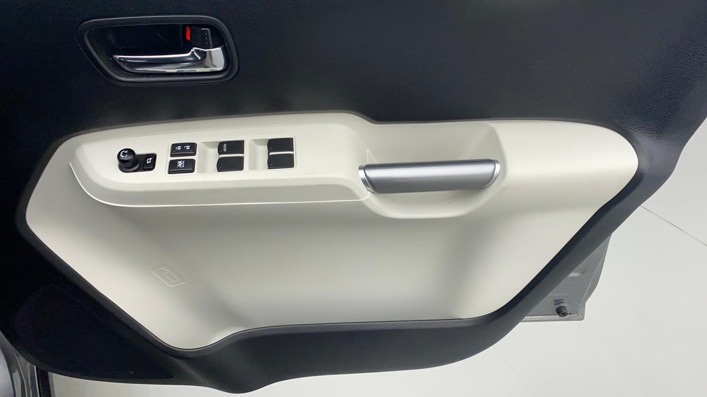 2021 Maruti IGNIS ALPHA 1.2 K12 AMT, Petrol, Automatic, 3,462 km, Driver Side Door Panels Control
