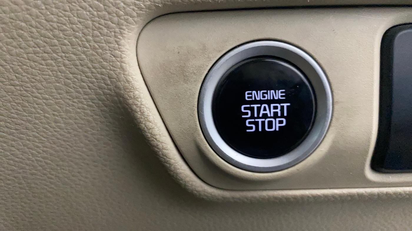 2022 KIA CARENS LUXURY PLUS 1.4 PETROL 7 STR, Petrol, Manual, 29,070 km, Keyless Start/ Stop Button
